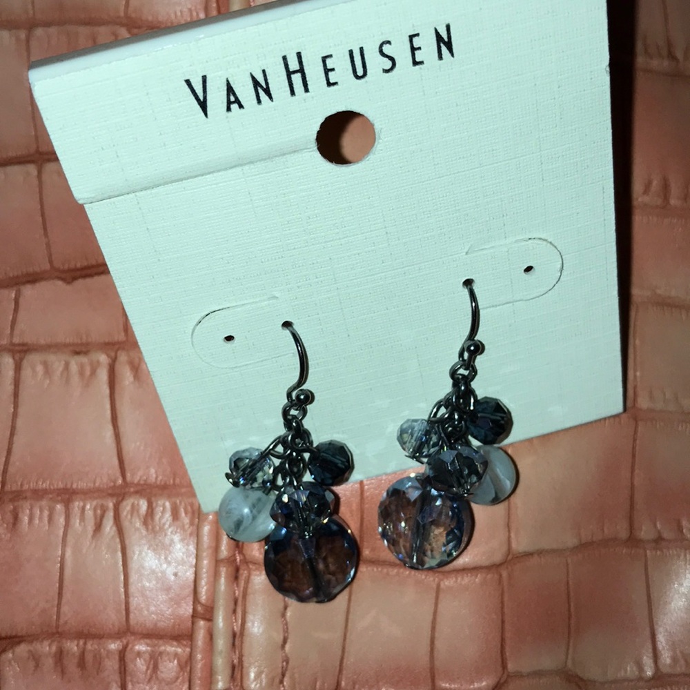 5/$25❗️Van Heusen earrings